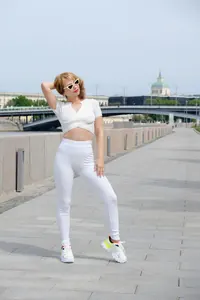 Beyaz Kruvaze Crop Bluz